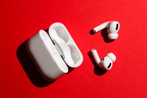 Apple Rilis versi Pro dari AirPods
